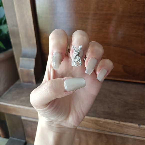 One of a Kind CUSTOM NAILS 10pcs set Size S Pearl Rabbit - Picture 4 of 6